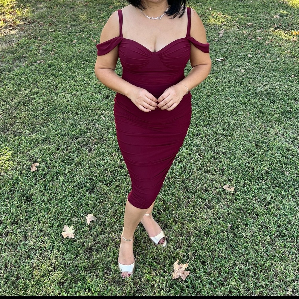Windsor Ruched Wine Midi Dress - Picture 4 of 4